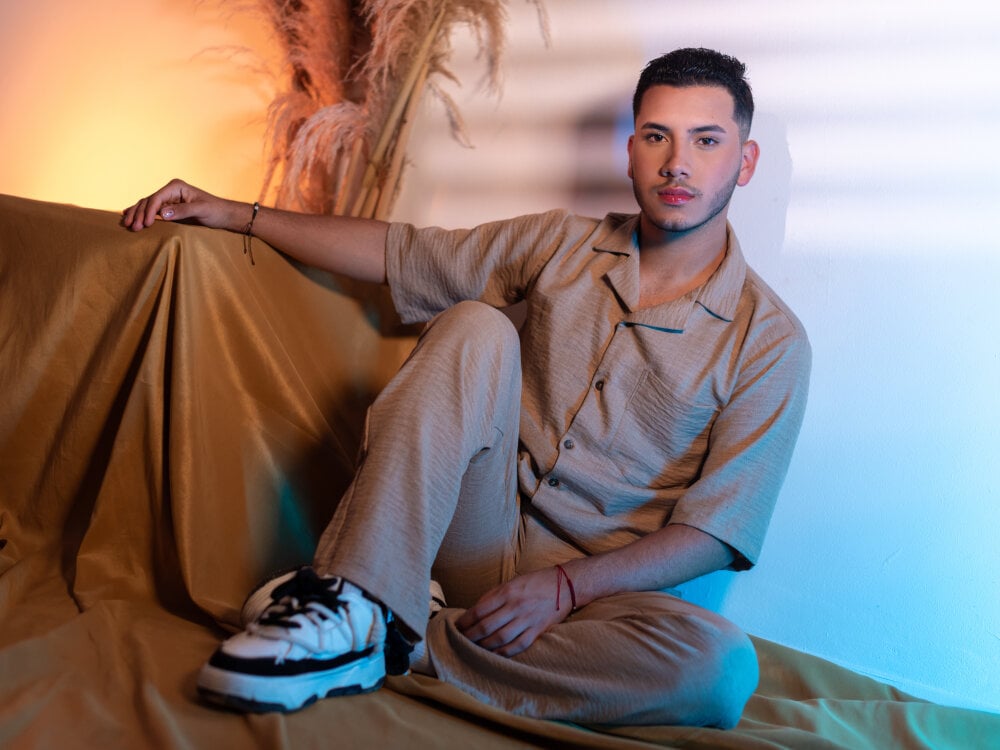 Axel_grey_