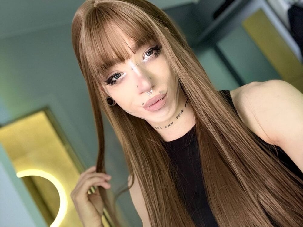 Dasha_WEYT