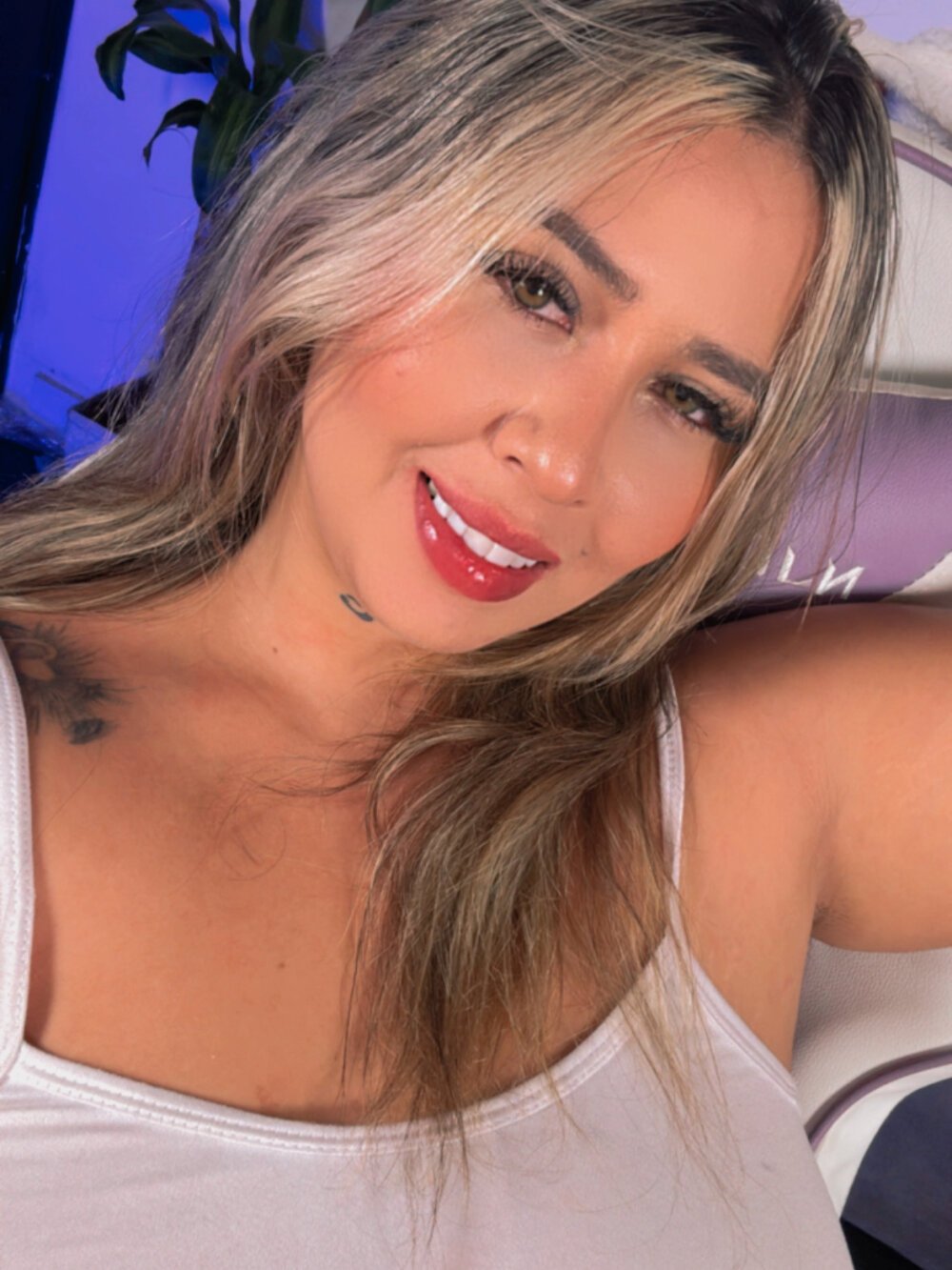 Isasexyxxx