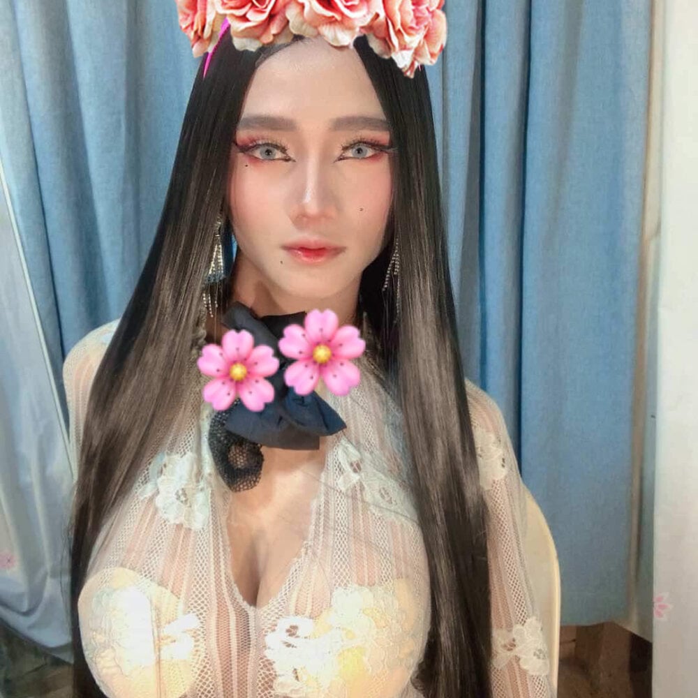 Petite_HugeCock