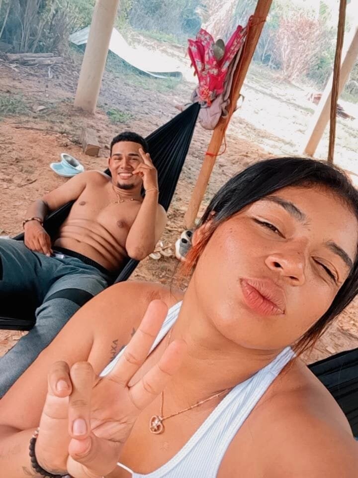 SKARLET_AND_KONYE