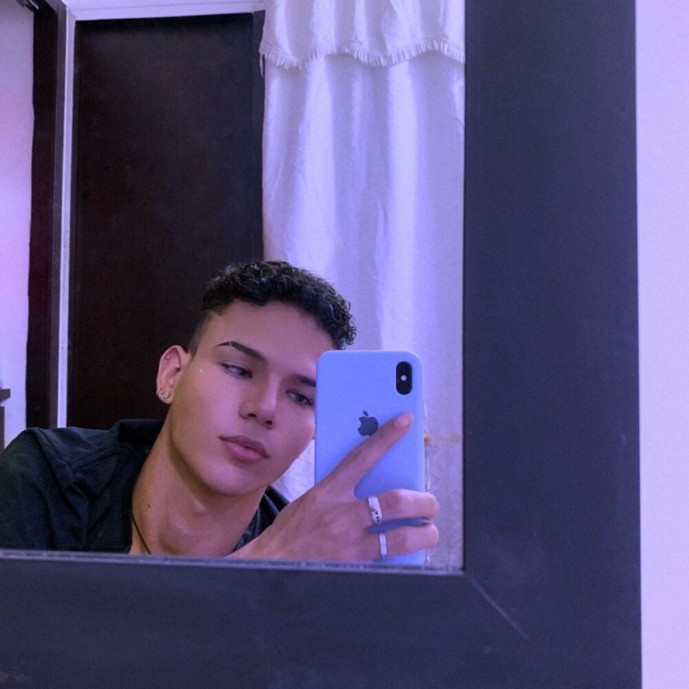 adonis_lovely