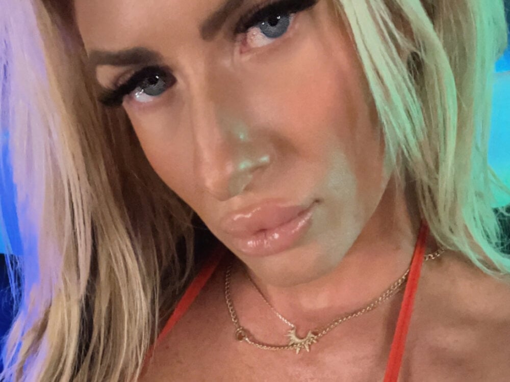 blondiluvsanal