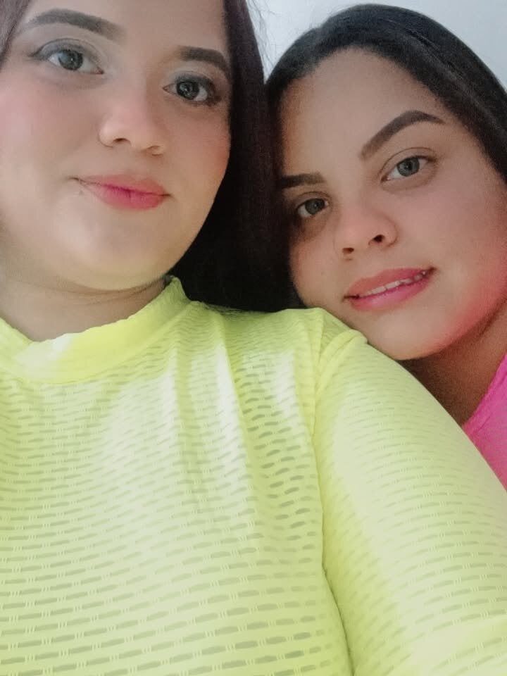 brunnette_hot
