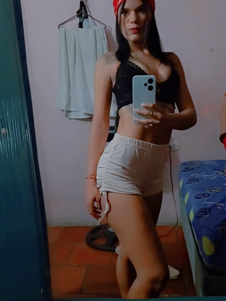 exoticskinny_latina