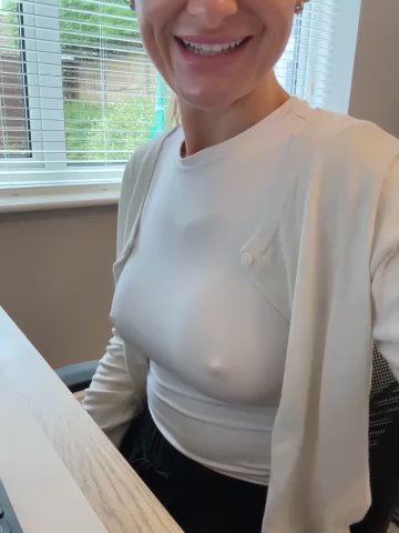 Phoebe_Lily live cam screenshot female from United Kingdom on LiveWebCameras – Live Webcams & Video Chat — screenshot #1